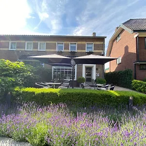** Hotel Oranje Nederland