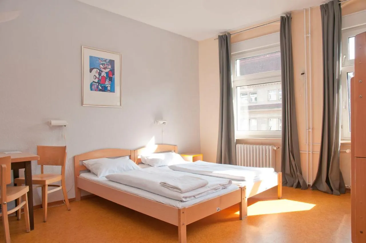 **  Happy Hotel Berlín Německo